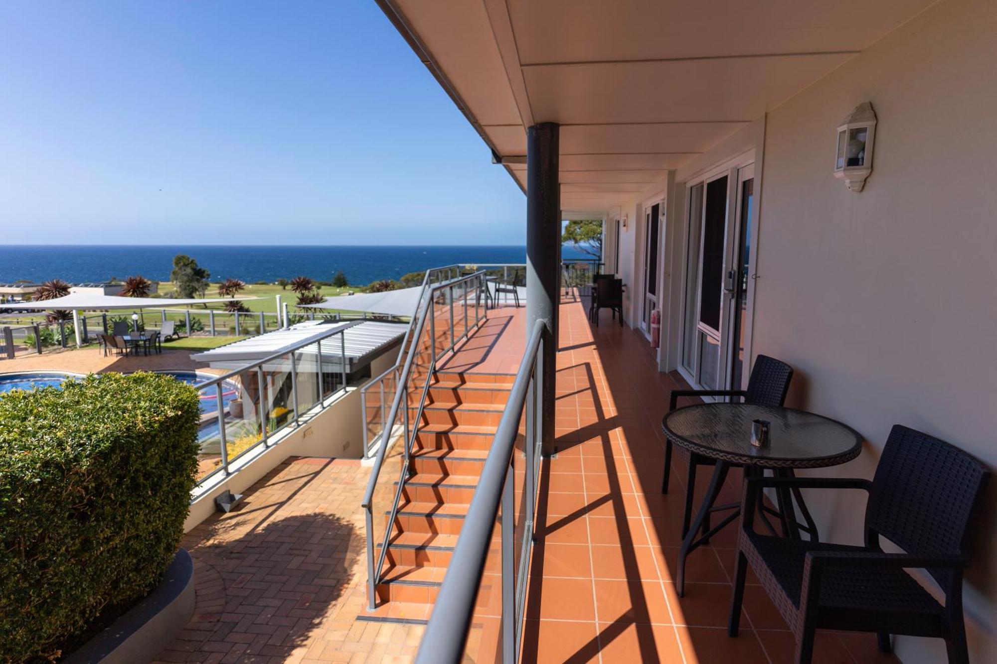 Amooran Oceanside Apartments And Motel Narooma Εξωτερικό φωτογραφία